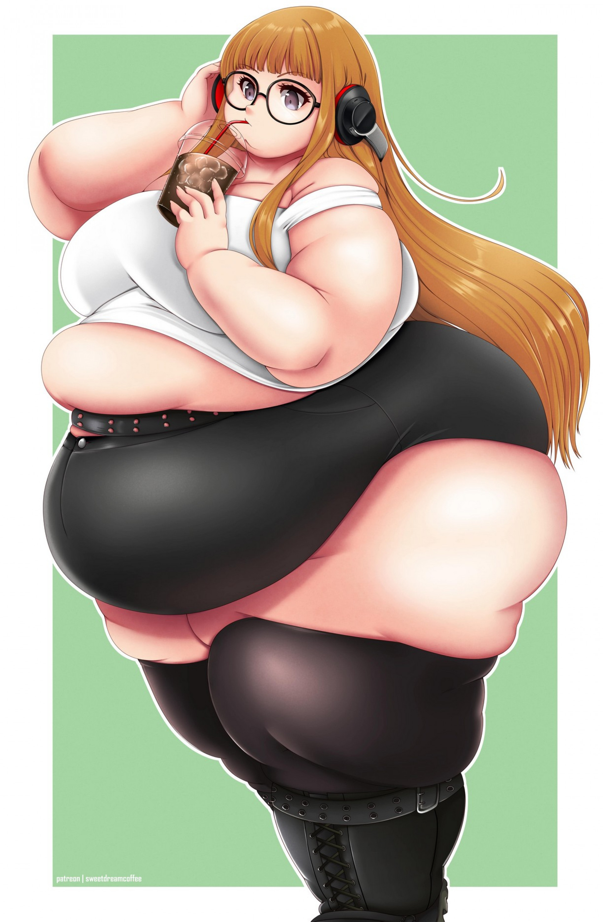 Футаба с кофе