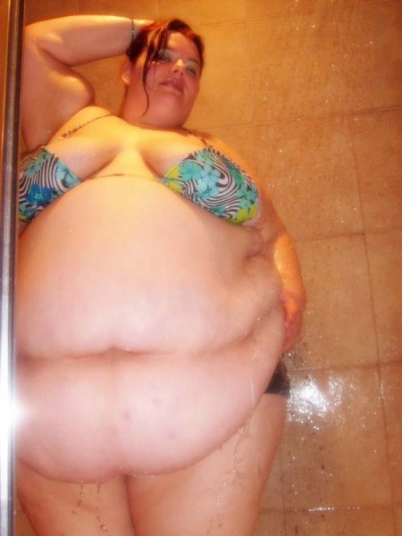 Showering SSBBW (28).jpg