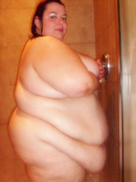 Showering SSBBW (78).jpg