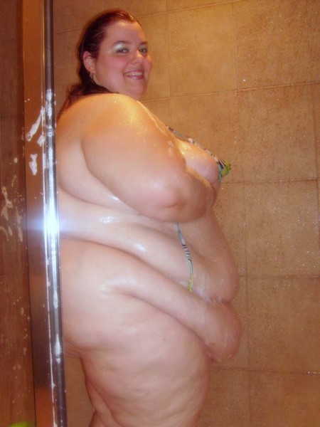 Showering SSBBW (65).jpg