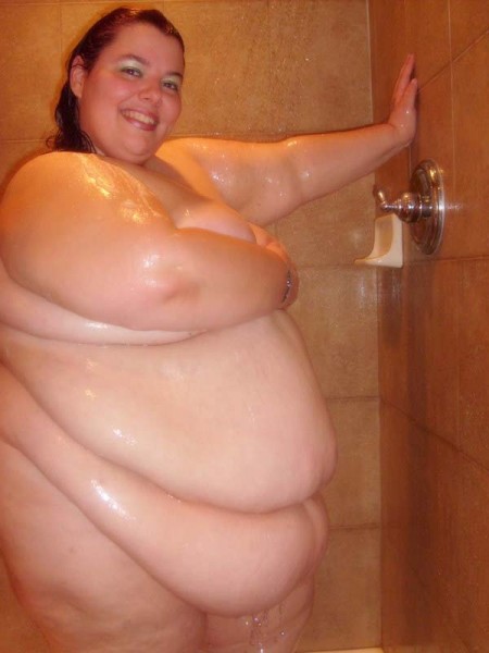 Showering SSBBW (72).jpg