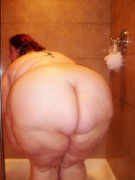 Showering SSBBW (37).jpg