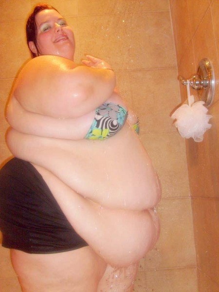 Showering SSBBW (22).jpg