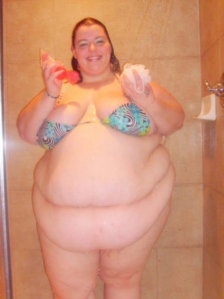 Showering SSBBW (50).jpg