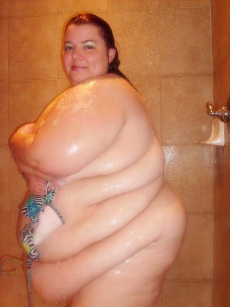 Showering SSBBW (67).jpg