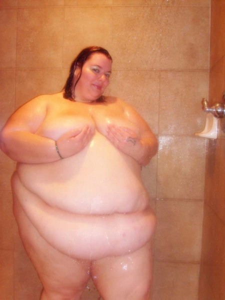 Showering SSBBW (80).jpg