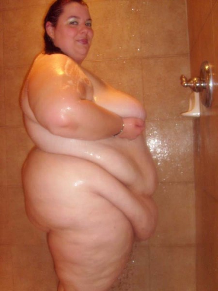 Showering SSBBW (70).jpg