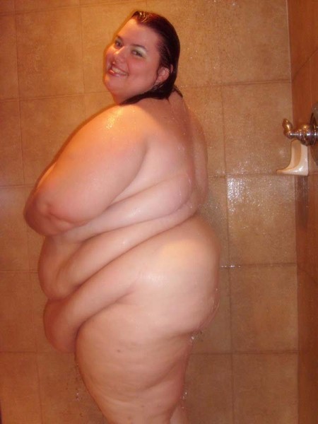 Showering SSBBW (73).jpg