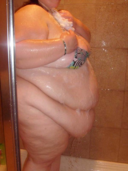 Showering SSBBW (59).jpg