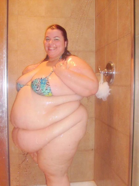 Showering SSBBW (49).jpg