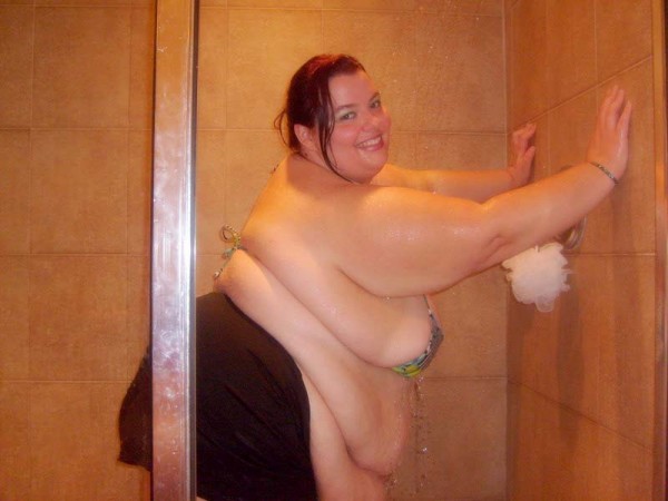 Showering SSBBW (26).jpg