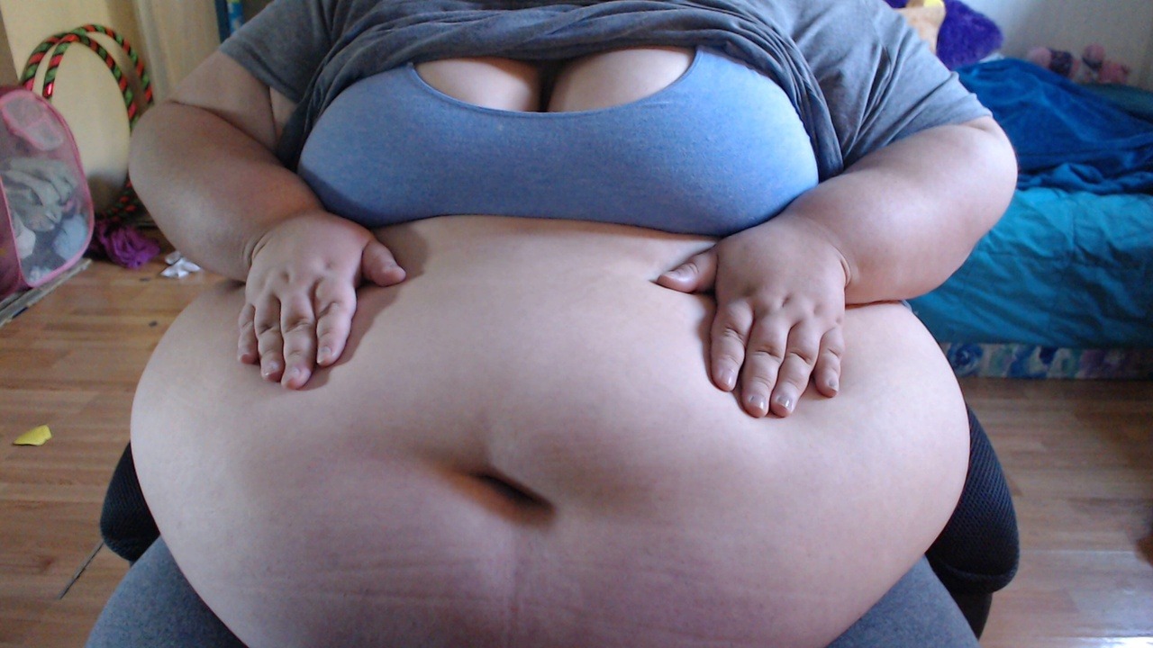 Вебкам толстушки. Самые большие животы у девушек.